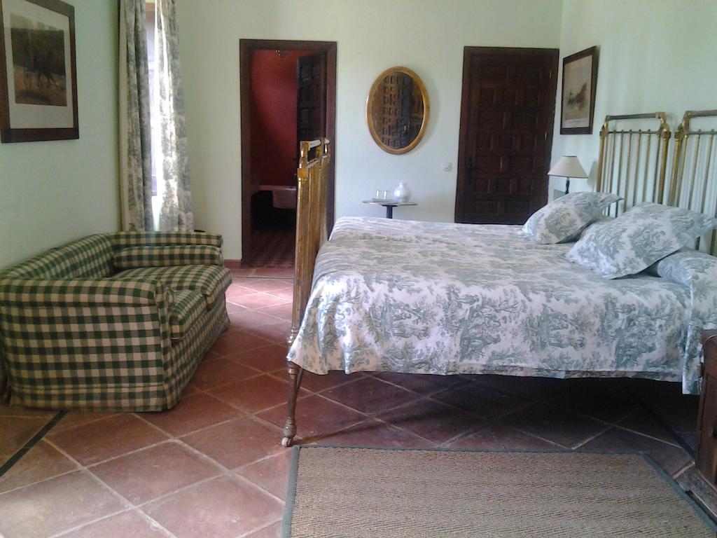 Hotel Hacienda La Indiana Los Palacios Y Villafranca Zimmer foto