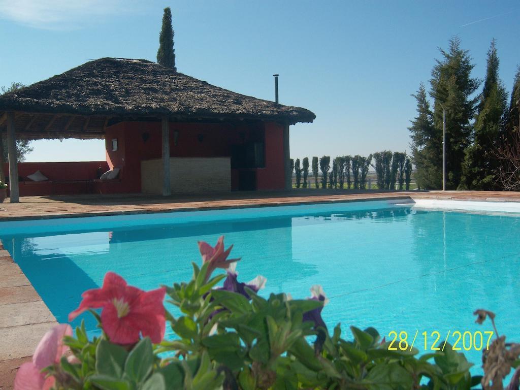 Hotel Hacienda La Indiana Los Palacios Y Villafranca Exterior foto